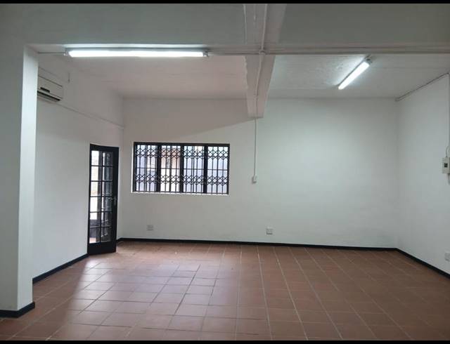 RETAIL PROPERTY TO RENT IN HOWICK CENTRAL